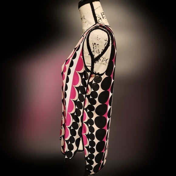 Vince Camuto Sleeveless Blouse - Picture 3 of 13